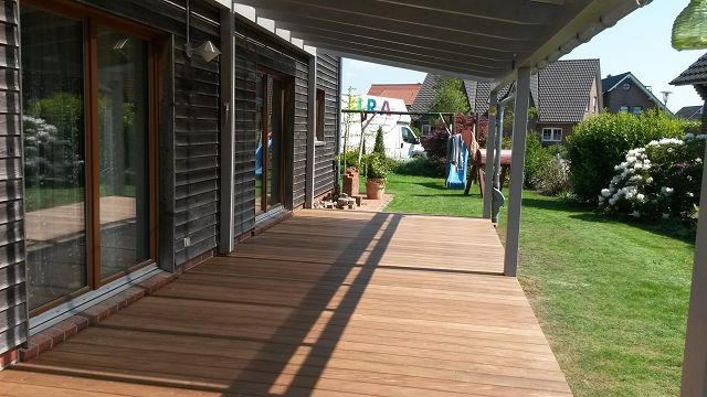 Holzterrassen und Holzfliesen